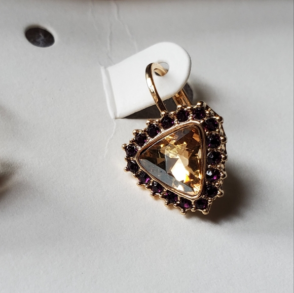 Banana Republic triangle faux topaz earrings surrounded by faux amethyst - Picture 5 of 8